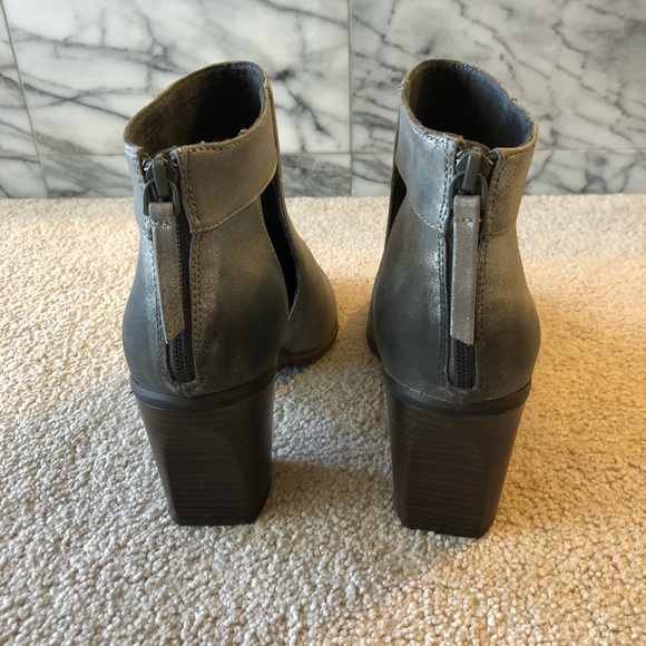 BC X Free People gray cut-out booties, sz 9.5. - Picture 3 of 4
